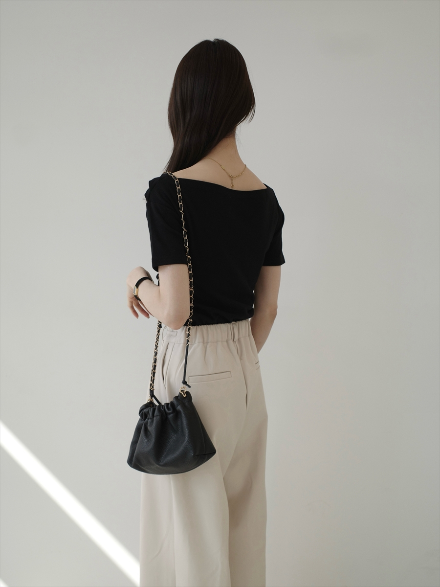 NEW】drape design half sleeve top / black amel